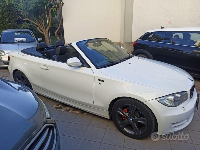 Usata BMW 118 143 CV (105 kW) 2010 Bianco Utilitaria