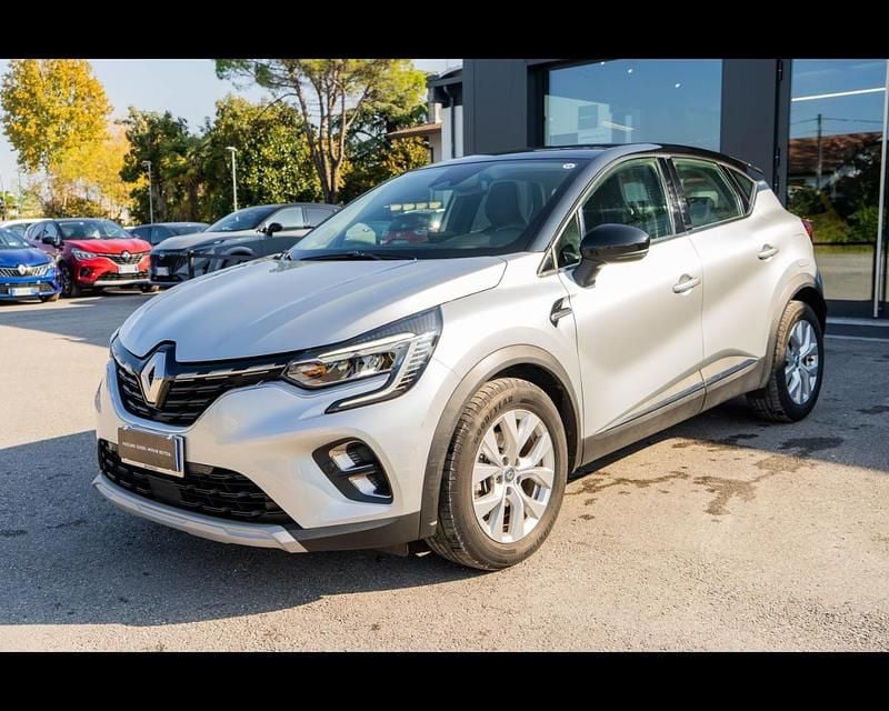 Usata Renault Captur Intens 92 CV (67 kW) 2020 Grigio/nero SUV