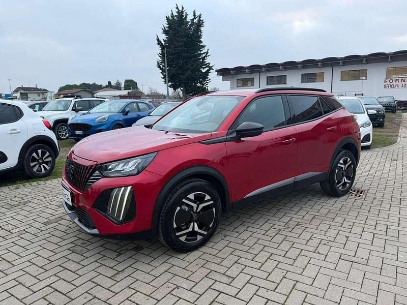 Usata Peugeot 2008 Allure 102 CV (75 kW) 2024 Rosso SUV