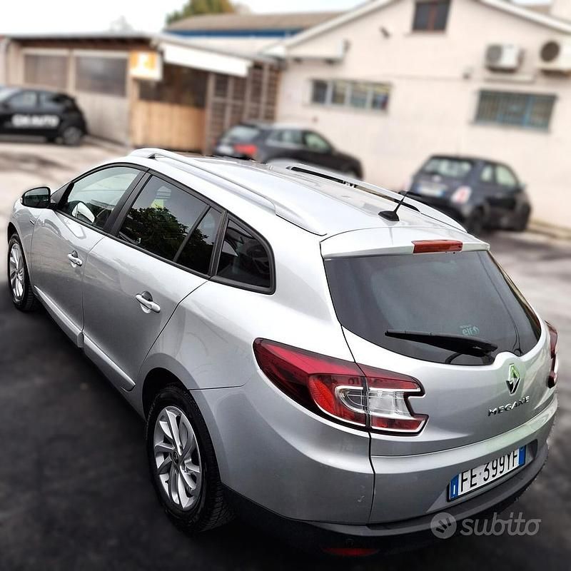 Usata Renault Mégane GrandTour LIMITED 110 CV (80 kW) 2016 Grigio Station wagon