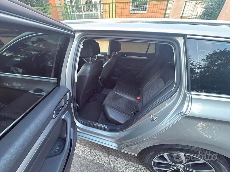 Usata VW Passat Highline 150 CV (110 kW) 2016 Grigio Station wagon