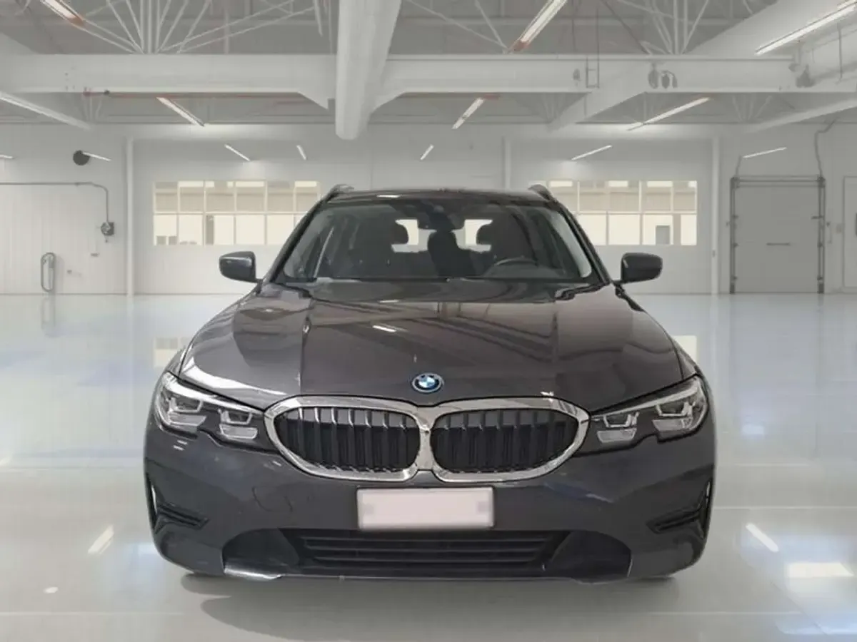 Usata BMW 330 184 CV (135 kW) 2022 Grigio Station wagon