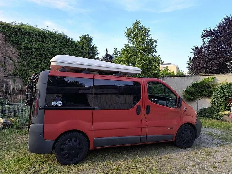 Usata Renault Trafic 140 CV (102 kW) 2006 Rosso Monovolume