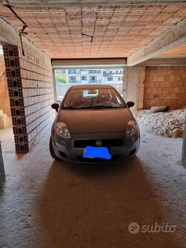 Usata Fiat Grande Punto 75 CV (55 kW) 2013 Grigio Utilitaria