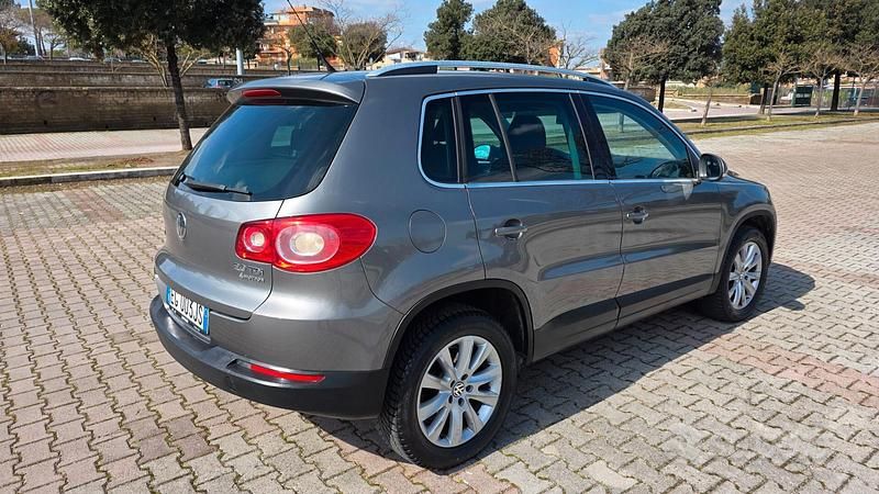 Usata VW Tiguan Style 140 CV (102 kW) 2011 Grigio SUV