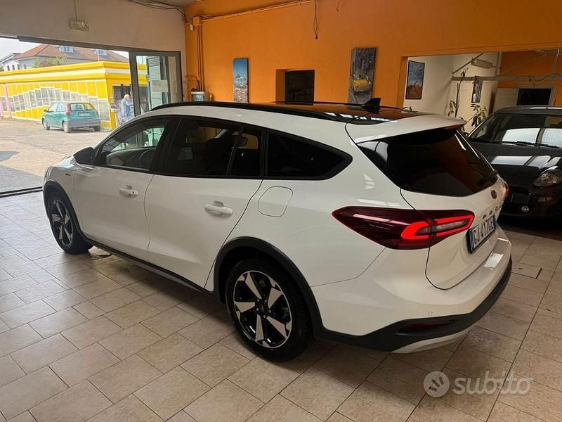 Usata Ford Focus Active 120 CV (88 kW) 2022 Bianco Station wagon
