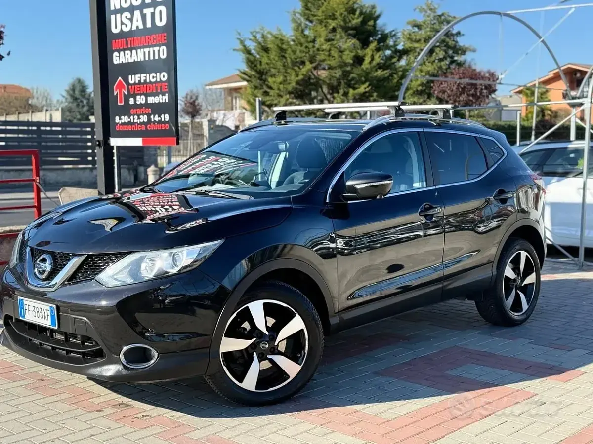 Begagnad Nissan Qashqai 360º 131 HK (96 kW) 2017 Svart SUV