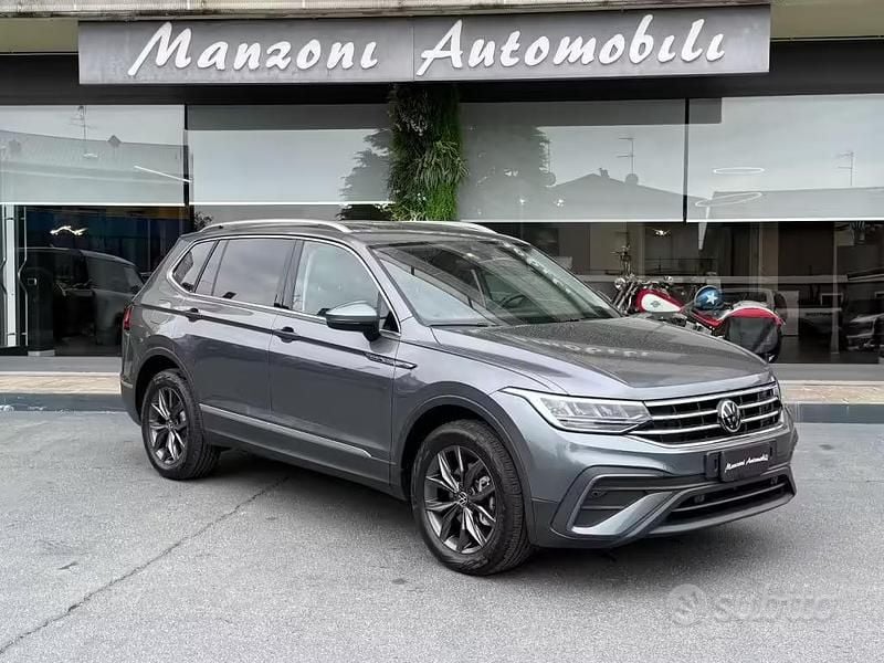 Usata VW Tiguan Allspace Elegance 150 CV (110 kW) 2023 Grigio SUV