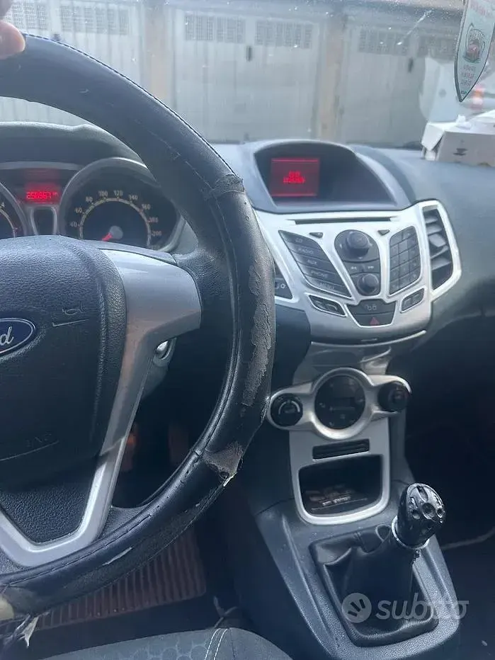 Usata Ford Fiesta 68 CV (50 kW) 2009 Nero Berlina