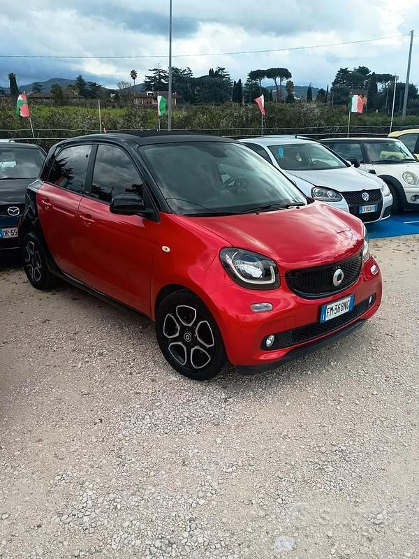 Usata Smart ForFour Prime 71 CV (52 kW) 2018 Nero Utilitaria