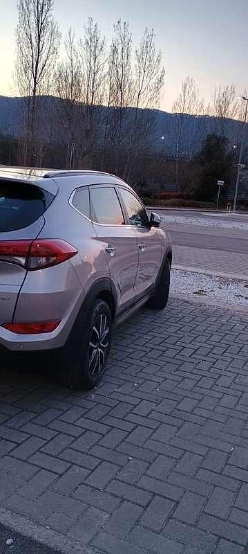 Usata Hyundai Tucson Xpossible 141 CV (103 kW) 2016 Bronzo SUV