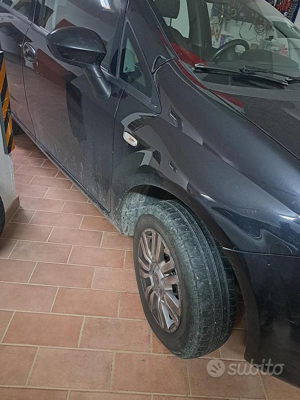 Usata Fiat Punto 77 CV (56 kW) 2013 Berlina