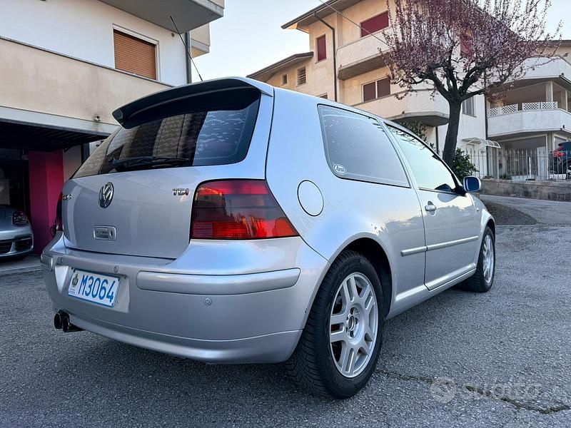 Usata VW Golf IV 110 CV (80 kW) 2004 Berlina