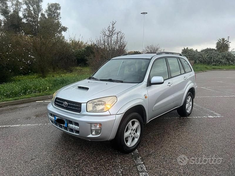 Usado Toyota RAV4 128 CV (94 kW) 2003 Gris SUV