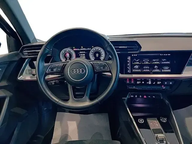 Usata Audi A3 S-Line 150 CV (110 kW) 2024 Blu/azzurro Berlina