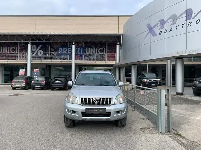 Usata Toyota Land Cruiser 173 CV (127 kW) 2008 Argento metallizzato SUV