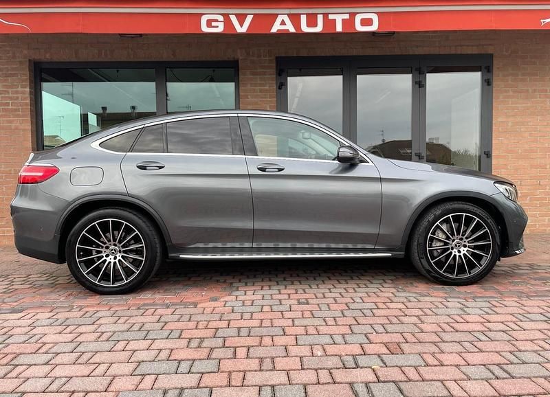 Usata Mercedes GLC250 Exclusive 204 CV (150 kW) 2018 Grigio SUV