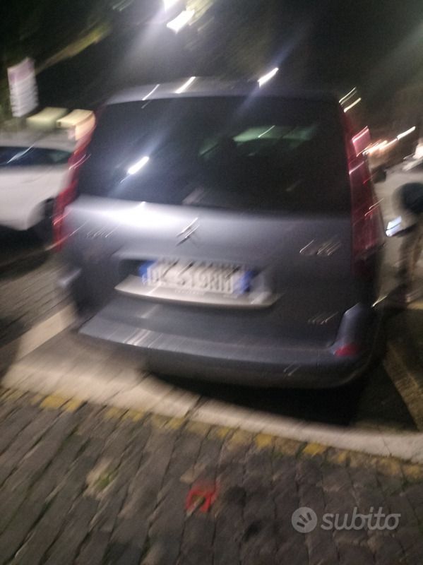 Usata 2006 Citroën C8 Monovolume | 3000 € (Buon prezzo) - Immagine 1/2