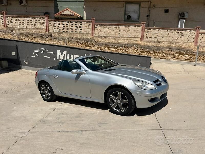 Usata Mercedes SLK200 163 CV (119 kW) 2005 Argento Cabrio