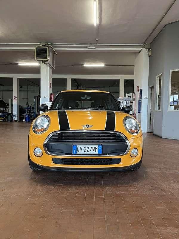 Usata Mini ONE 75 CV (55 kW) 2016 Utilitaria