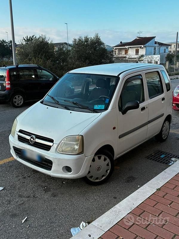 Bianco Usata 2006 Opel Agila Monovolume | 1999 € - Immagine 1/3