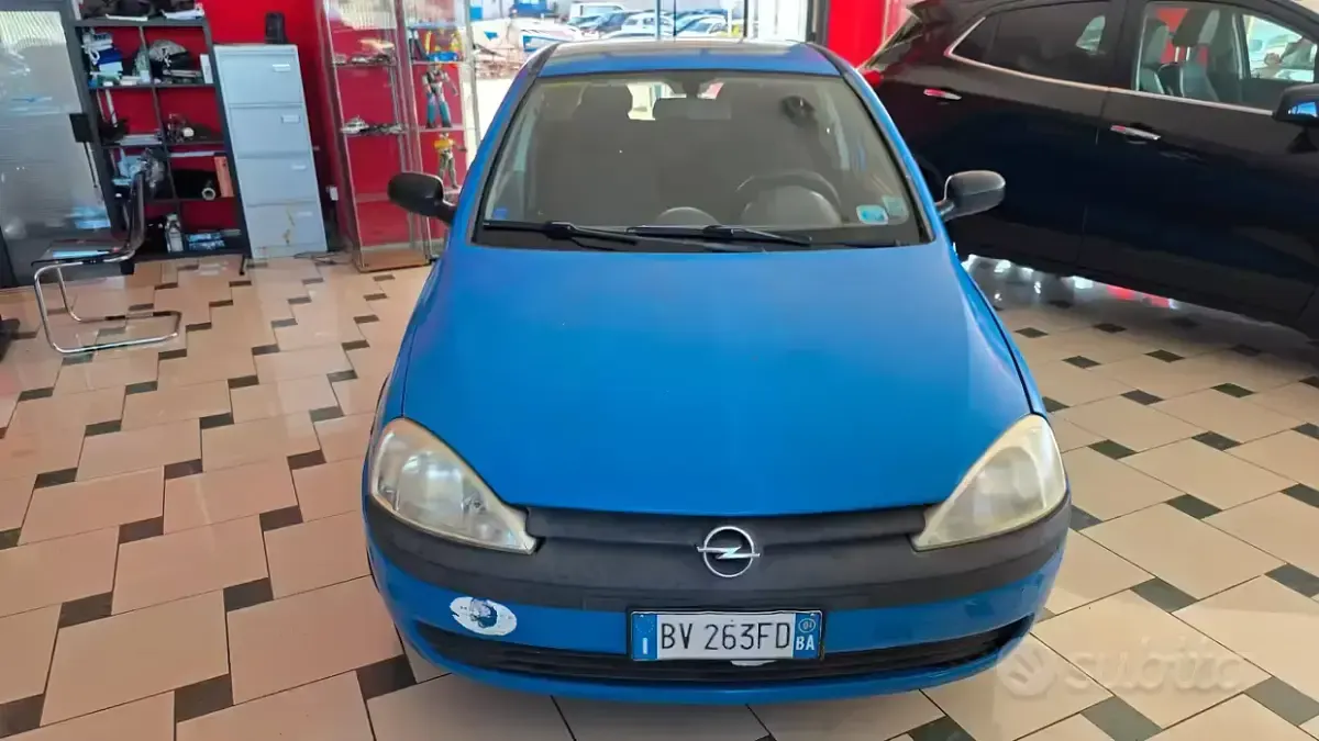 Usata Opel Corsa Comfort 65 CV (47 kW) 2001 Bluazzurro Utilitaria