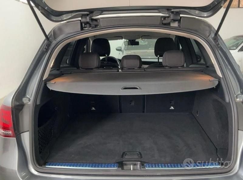 Usata Mercedes GLC220 Executive 195 CV (143 kW) 2022 Grigio SUV