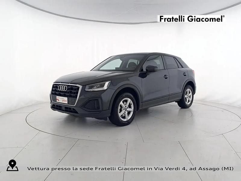 Usata Audi Q2 Business 110 CV (80 kW) 2023 Grigio manhattan metallizzato SUV