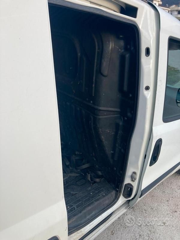 Usata Fiat Doblò 120 CV (88 kW) 2012 Bianco Monovolume