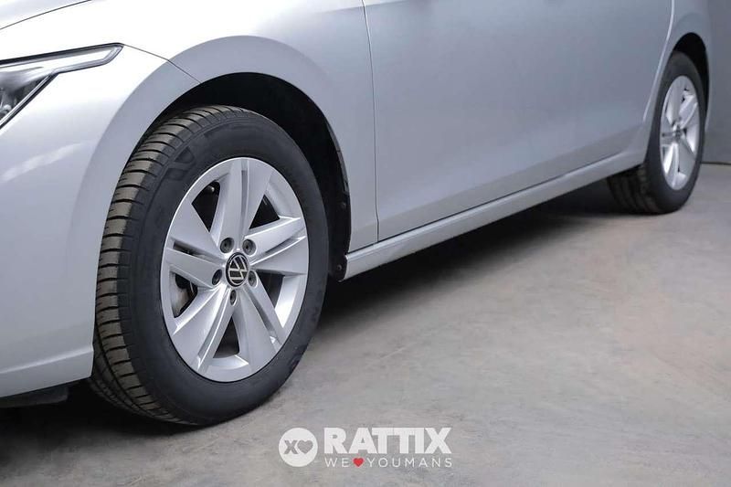 Usata VW Golf VIII Life 110 CV (80 kW) 2022 Argento Berlina