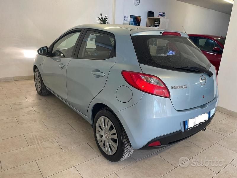 Begagnad Mazda 2 86 HK (63 kW) 2008 Blå Halvkombi