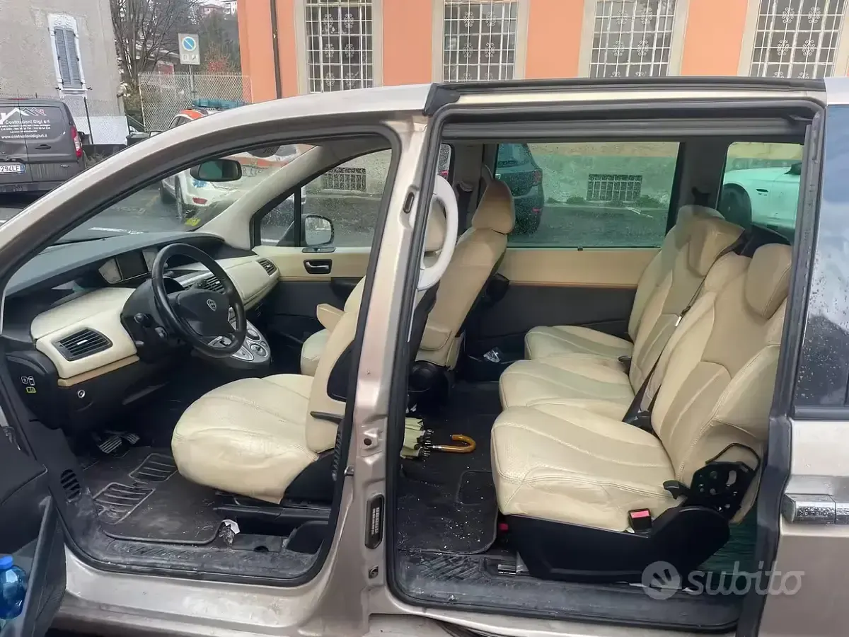 Usata Lancia Phedra 170 CV (125 kW) 2010 Monovolume