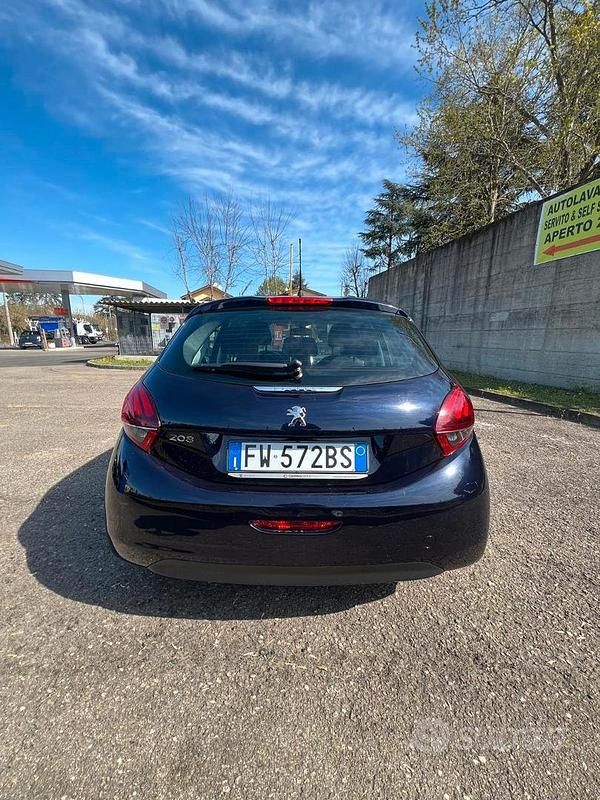 Usata Peugeot 208 Active 83 CV (61 kW) 2019 Blu Utilitaria