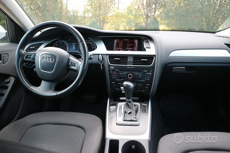 Usata Audi A4 143 CV (105 kW) 2010 Grigio Berlina