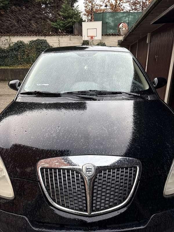 Usata Lancia Ypsilon 60 CV (44 kW) 2006 Utilitaria