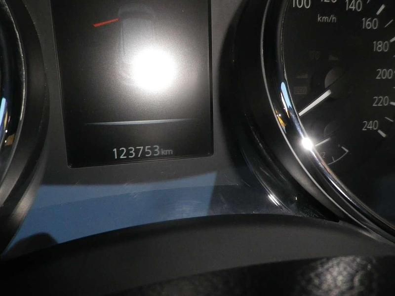 Usata Nissan Qashqai Acenta 116 CV (85 kW) 2015 Grigio SUV