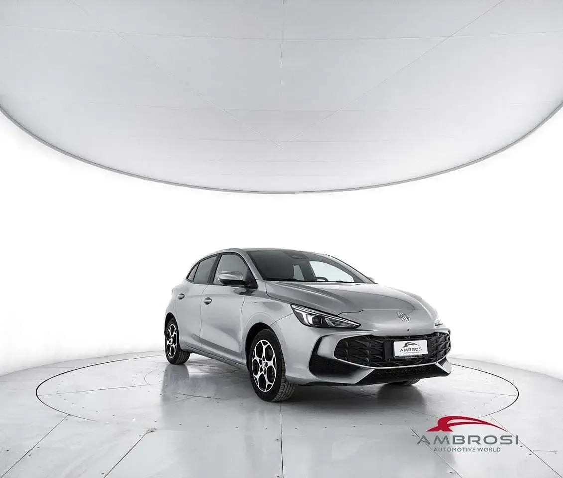 Nuova MG MG3 Luxury 194 CV (142 kW) 2025 Cosmic silver Utilitaria