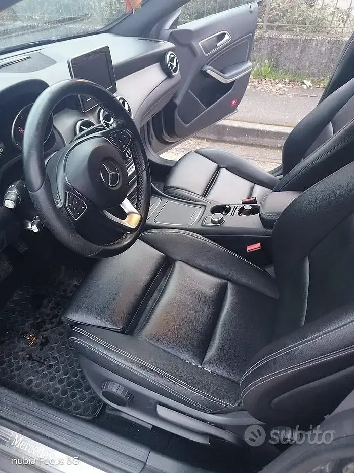 Usata Mercedes CLA200 136 CV (100 kW) 2017 Grigio Berlina