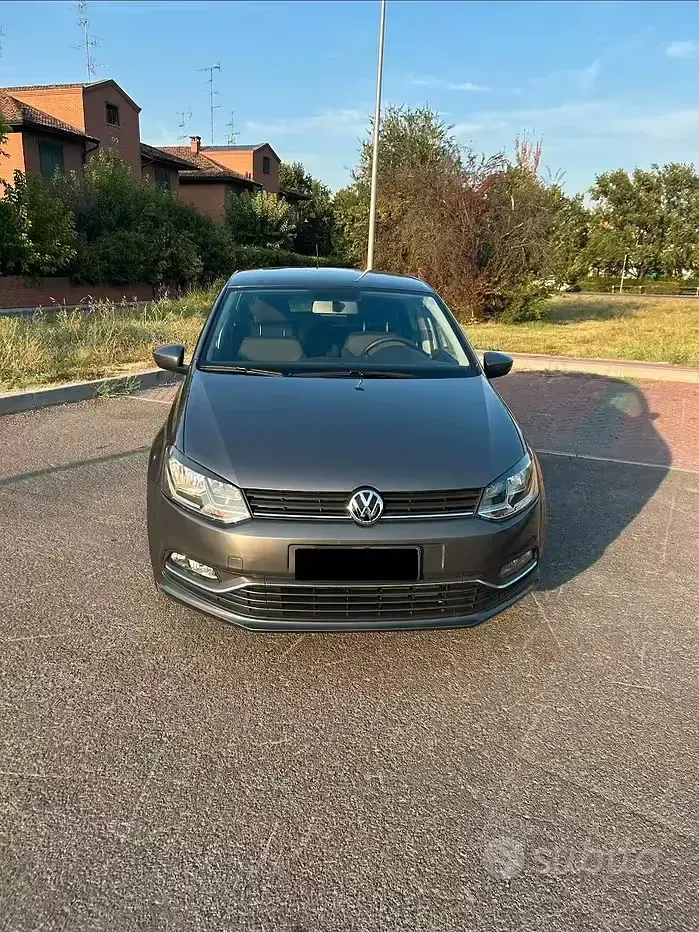 Usata VW Polo Comfortline 75 CV (55 kW) 2014 Grigio Utilitaria