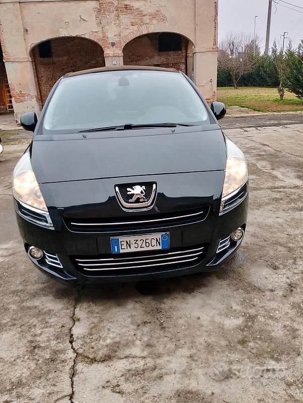 Usata Peugeot 5008 2012 Nero Monovolume