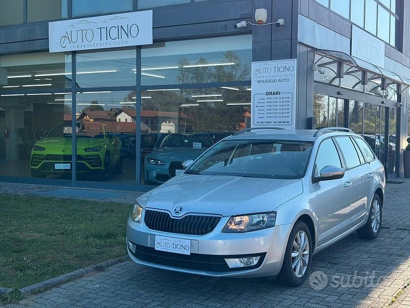 Usata Skoda Octavia Elegance 105 CV (77 kW) 2014 Grigio Utilitaria