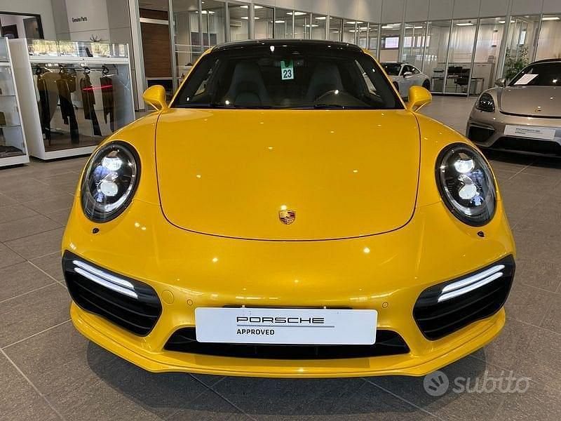 Usata Porsche 911 Turbo S 581 CV (427 kW) 2017 Giallo Coupé