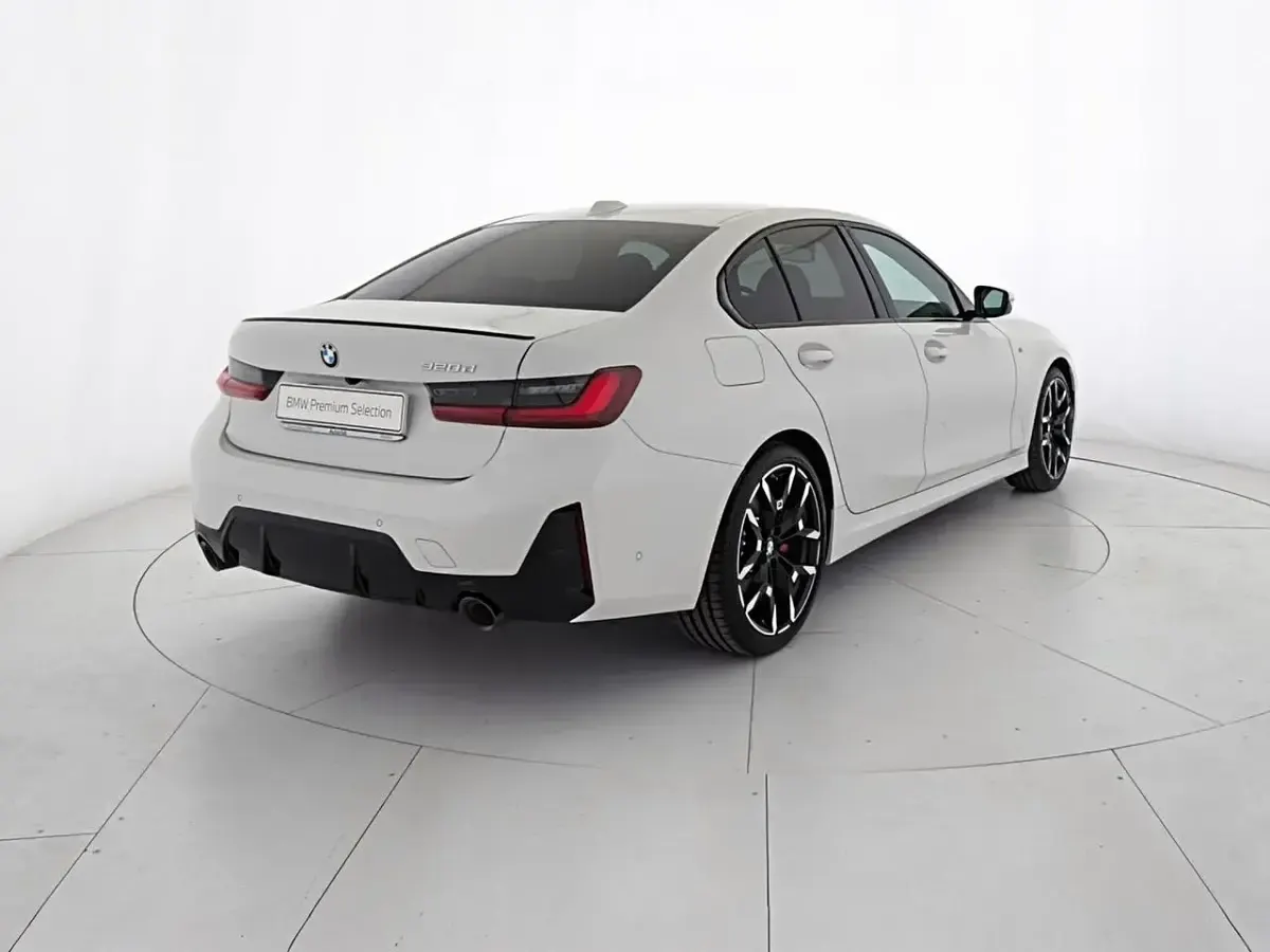 Nuova BMW 320e M Sport 190 CV (139 kW) 2026 Bianco Berlina