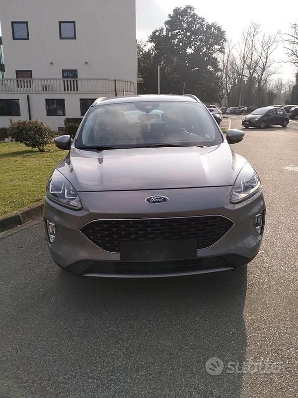 Usata Ford Kuga 120 CV (88 kW) 2020 Grigio SUV