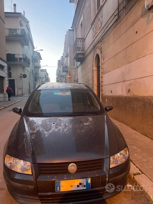 Usata 2005 Fiat Stilo Station wagon | 1500 € (Buon prezzo) - Immagine 1/4