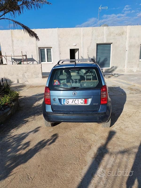 Usata Fiat Idea 70 CV (51 kW) 2003 Grigio Monovolume