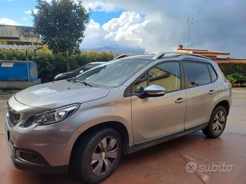 Usata Peugeot 2008 Active 2017 Grigio SUV