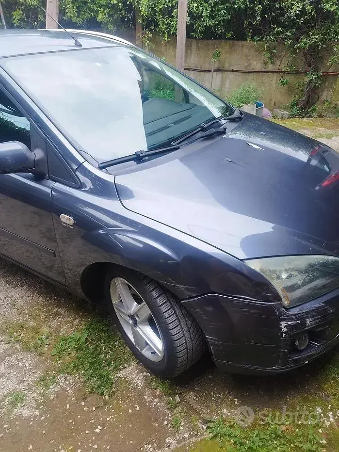 Usata Ford Focus 90 CV (66 kW) 2006 Grigio Station wagon