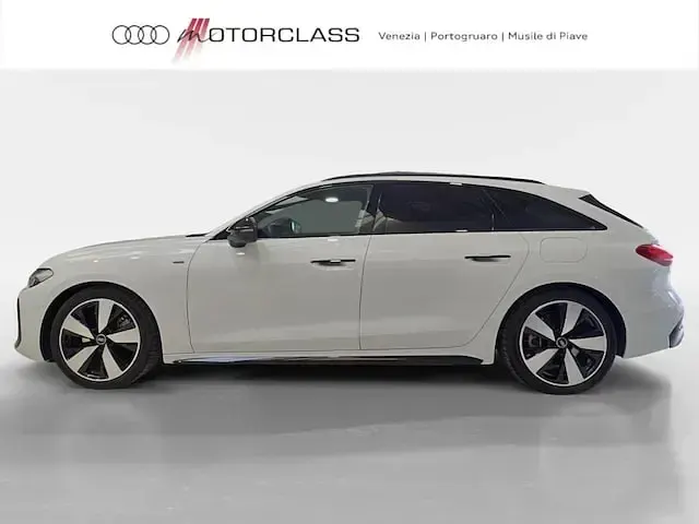 Usata Audi A5 S-Line 299 CV (219 kW) 2025 Bianco ghiaccio metallizzato Station wagon