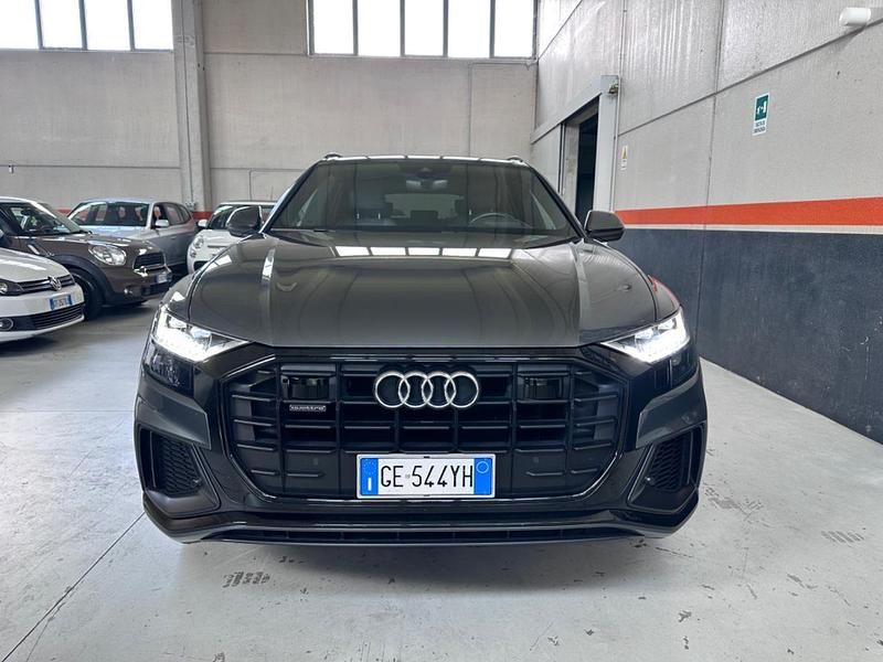 Usata Audi Q8 Sport 286 CV (210 kW) 2019 Grigio SUV